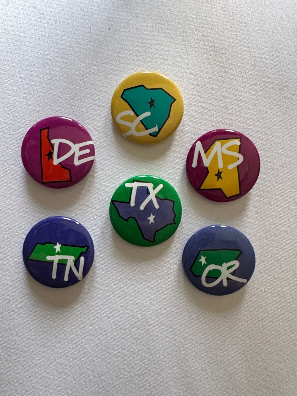 American Girl - Vintage American Girl Of Today State Grin Pin Bundle of 6